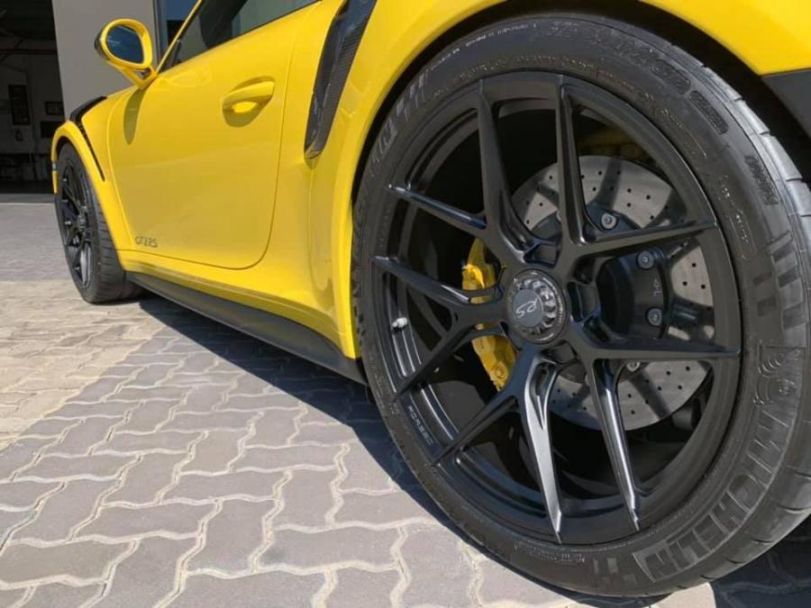 Колеса Porsche 911 GT2 RS by RACE! 2019 года  (фото 7 из 14)